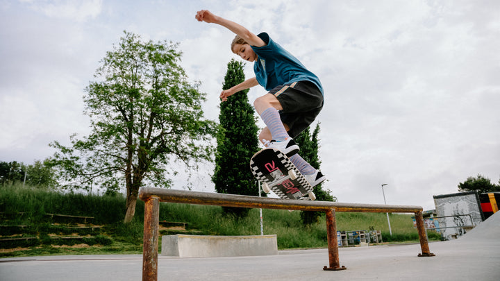Quiksilver Shred Street Complete Skateboard - Summer vibes
